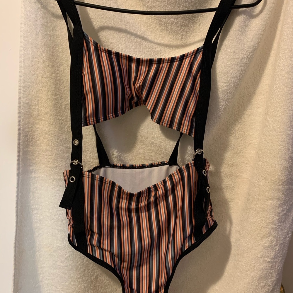 One piece swim suit